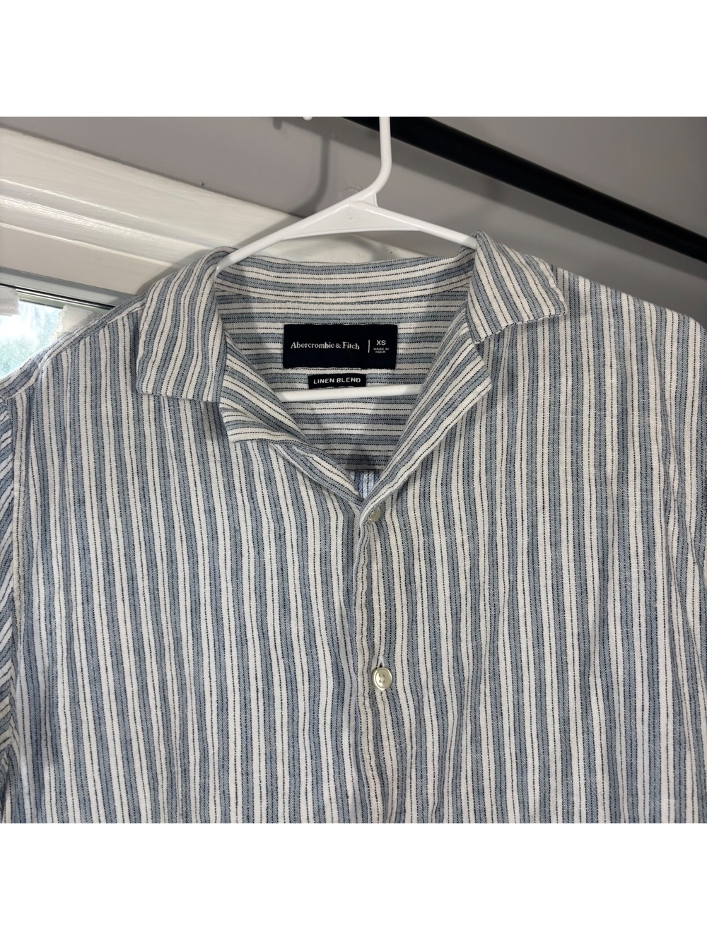 Abercrombie & Fitch Linen Button Up Tshirt - Picture 2 of 4